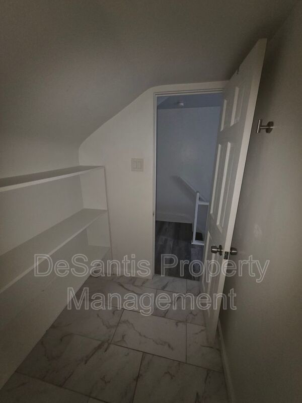 1bed 1 bath - Comfortable top-floor living in the heart of East Liberty. property image