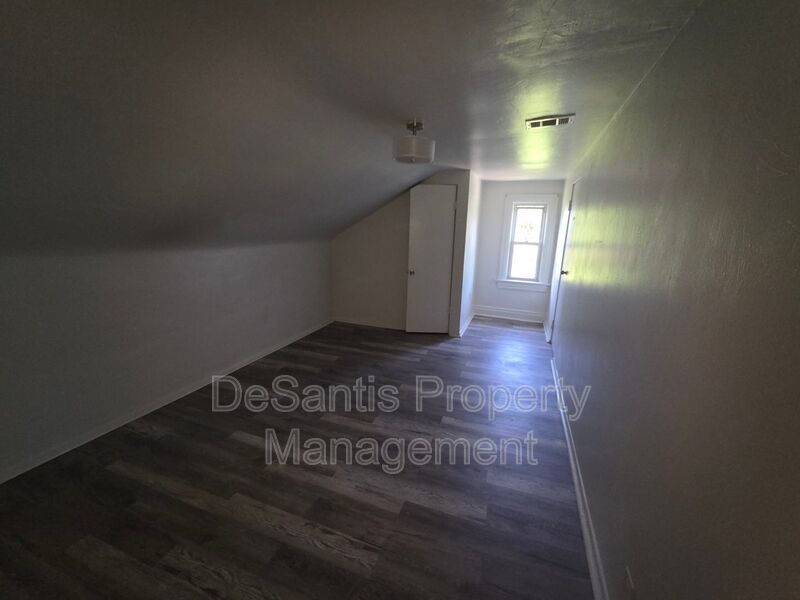 1bed 1 bath - Comfortable top-floor living in the heart of East Liberty. property image