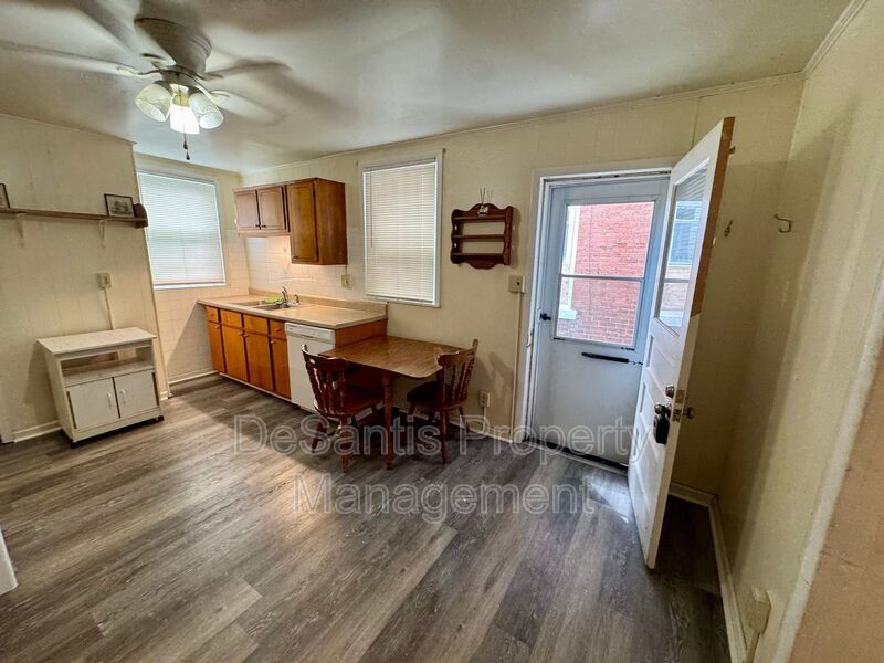 Spacious 1 Bedroom Apt in Troy Hill! property image