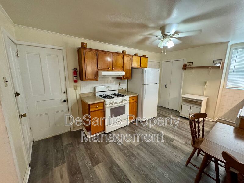 Spacious 1 Bedroom Apt in Troy Hill! property image