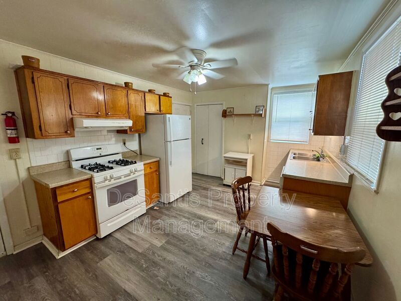 Spacious 1 Bedroom Apt in Troy Hill! property image