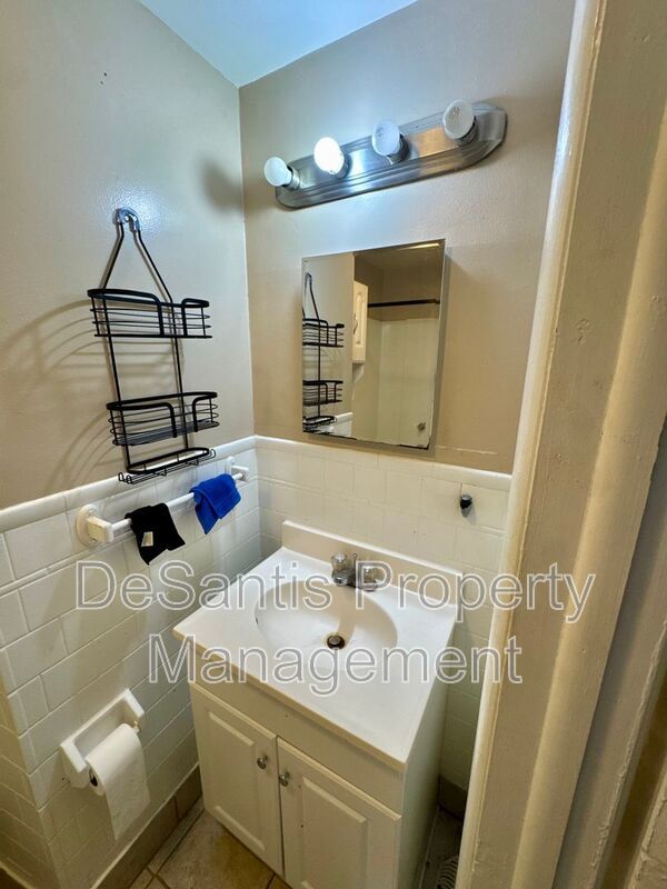 Spacious 1 Bedroom Apt in Troy Hill! property image