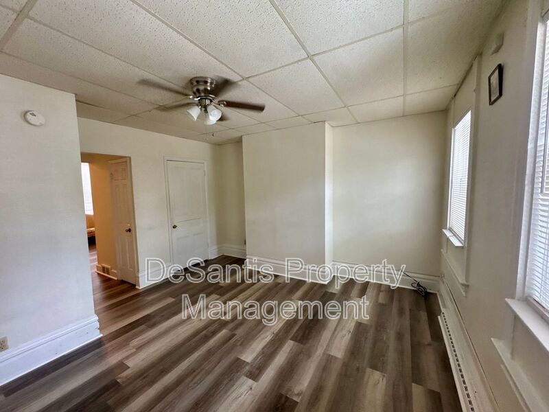Spacious 1 Bedroom Apt in Troy Hill! property image