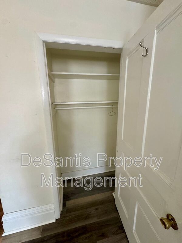 Spacious 1 Bedroom Apt in Troy Hill! property image