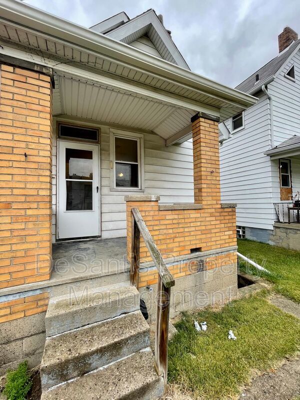 Coraopolis - 2 Bed 1 Bath - Home for Rent property image