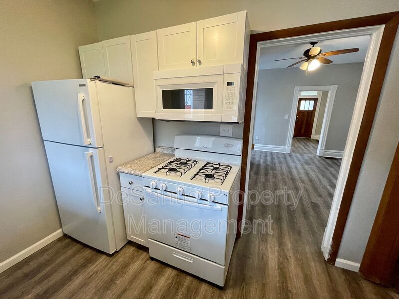 Coraopolis - 2 Bed 1 Bath - Home for Rent property image