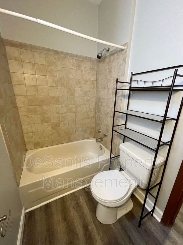 Coraopolis - 2 Bed 1 Bath - Home for Rent property image