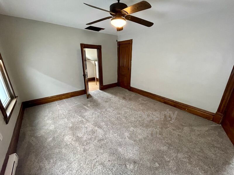 Coraopolis - 2 Bed 1 Bath - Home for Rent property image