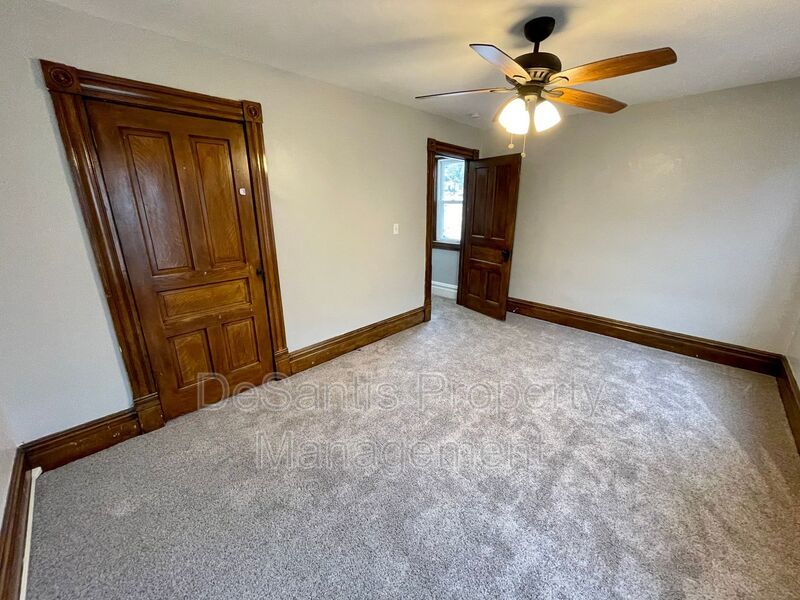 Coraopolis - 2 Bed 1 Bath - Home for Rent property image