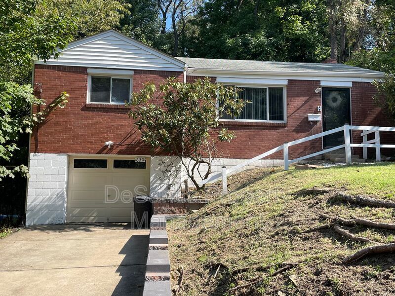 3-bedroom, 1-bath ranch in East Hills property image