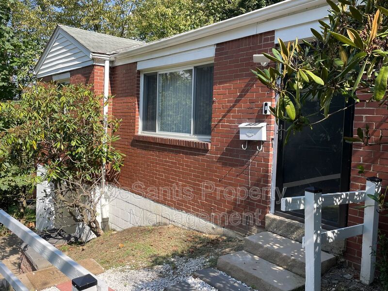 3-bedroom, 1-bath ranch in East Hills property image