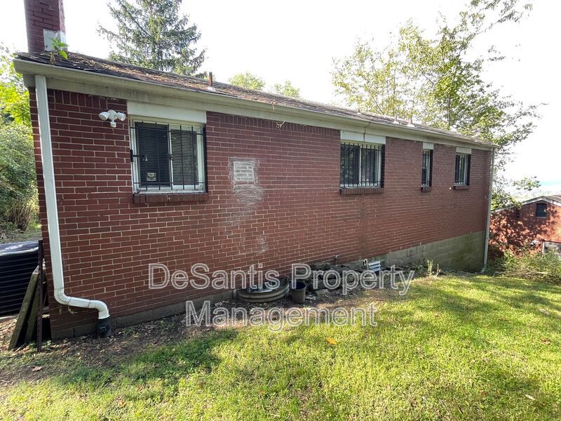 3-bedroom, 1-bath ranch in East Hills property image