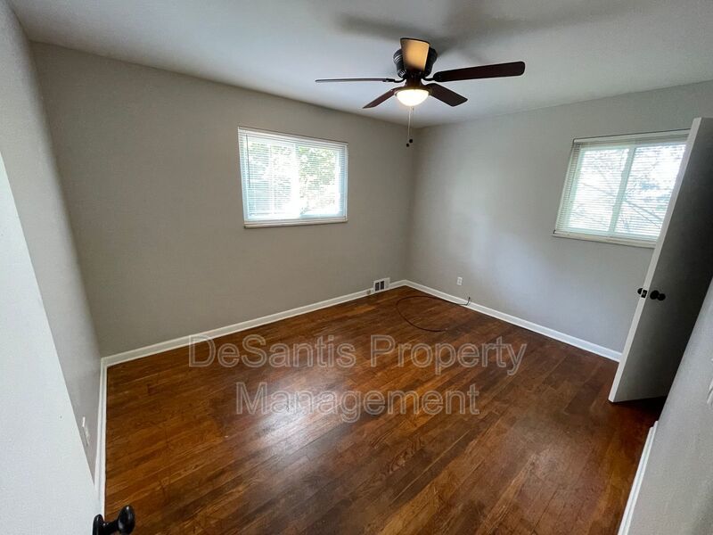 3-bedroom, 1-bath ranch in East Hills property image