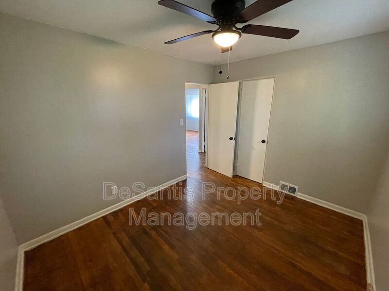 3-bedroom, 1-bath ranch in East Hills property image