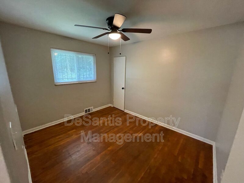 3-bedroom, 1-bath ranch in East Hills property image