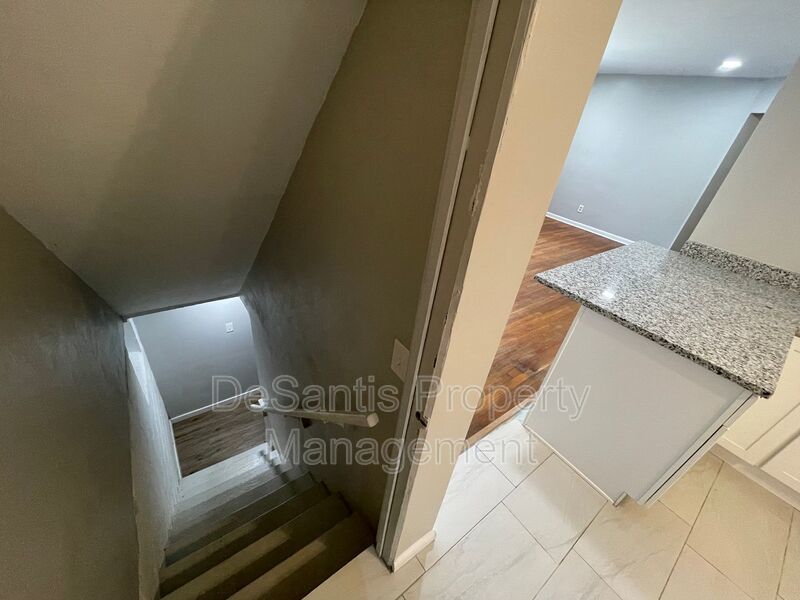 3-bedroom, 1-bath ranch in East Hills property image