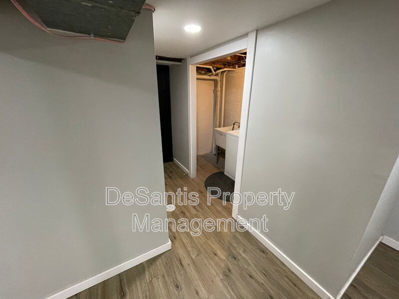 3-bedroom, 1-bath ranch in East Hills property image