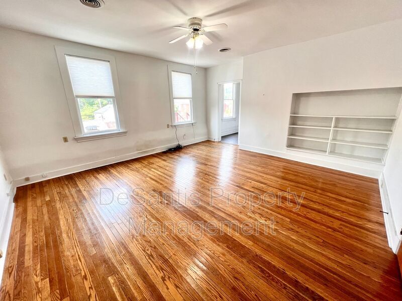 Sewickley - 1 Bedroom 1 Bath - Large Apartment property image