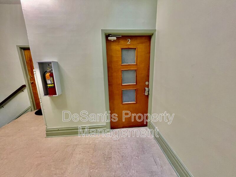 Charming 1 Bedroom 1 Bath Apartment in Downtown Sewickley property image