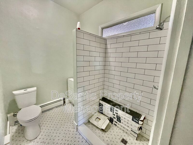 Charming 1 Bedroom 1 Bath Apartment in Downtown Sewickley property image