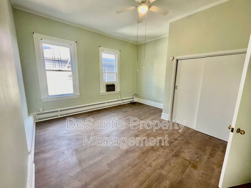 Charming 1 Bedroom 1 Bath Apartment in Downtown Sewickley property image