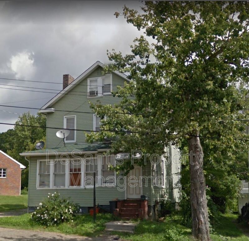 Spacious 3 Bedroom 1 Bathroom! - Aliquippa property image