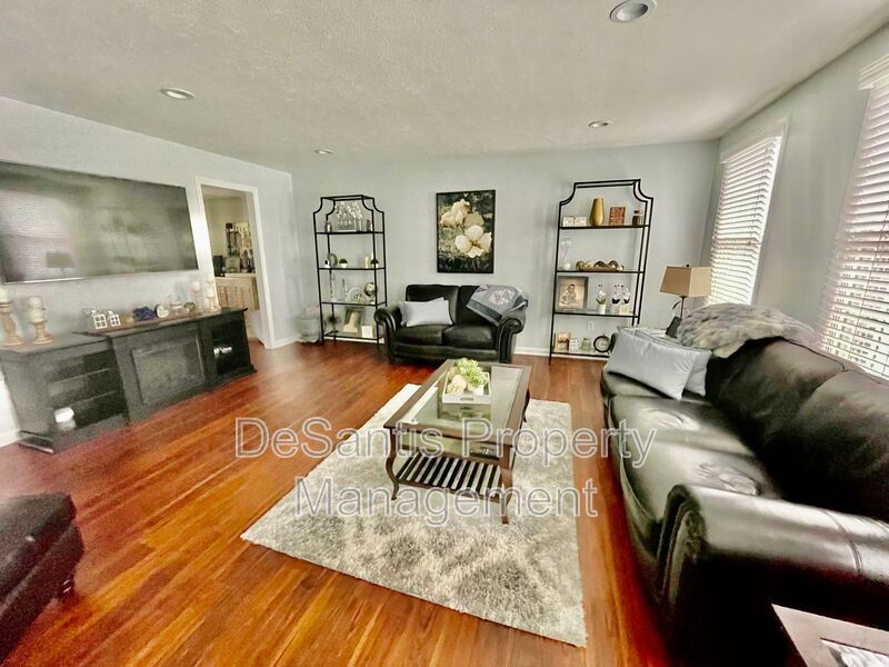 Modern Elegance: Newly Remodeled Home with 2-Car Garage in Wexford, PA property image