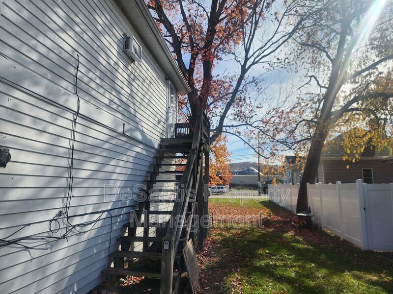 One Bedroom One Bath apartment home in Elizabeth PA property image