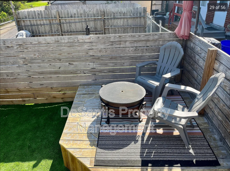 Stylish 2-bedroom modern townhome in the South Side Slopes property image