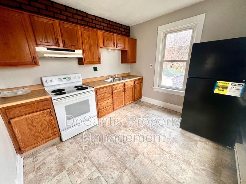 Spacious 3 Bedroom 1 Bathroom! - Aliquippa property image