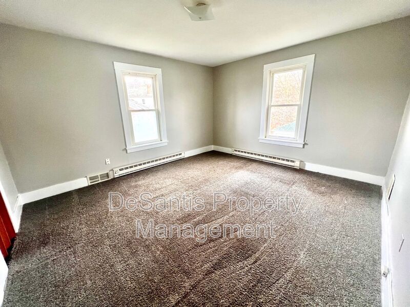 Spacious 3 Bedroom 1 Bathroom! - Aliquippa property image