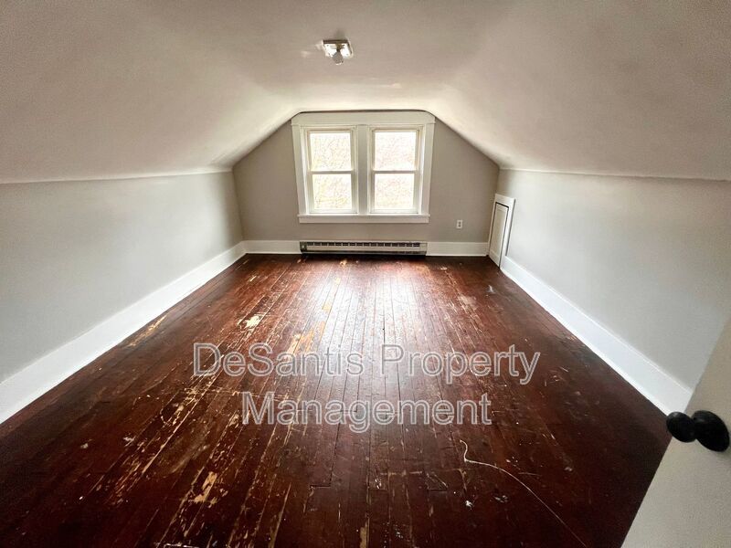 Spacious 3 Bedroom 1 Bathroom! - Aliquippa property image