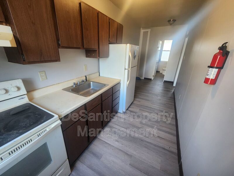 Updated upper level One-Bedroom Apartment on McKees Rocks! property image