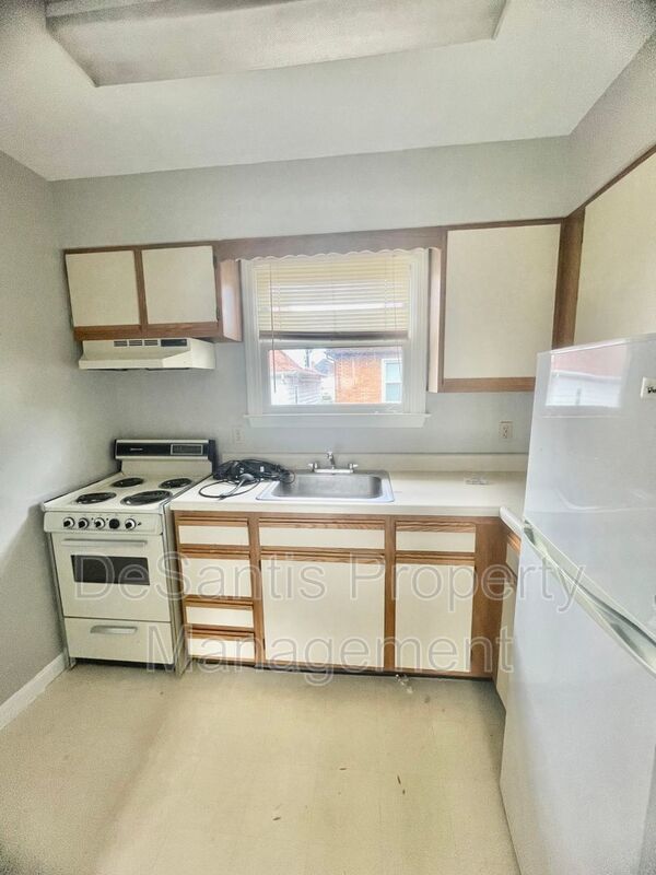 1 Bed 1 Bath- Coraopolis PA property image
