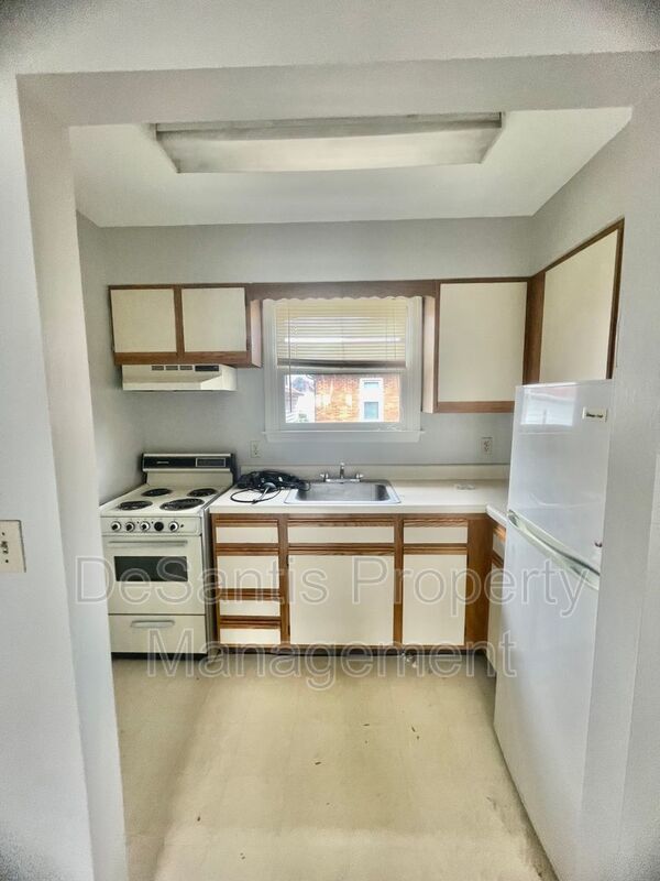 1 Bed 1 Bath- Coraopolis PA property image