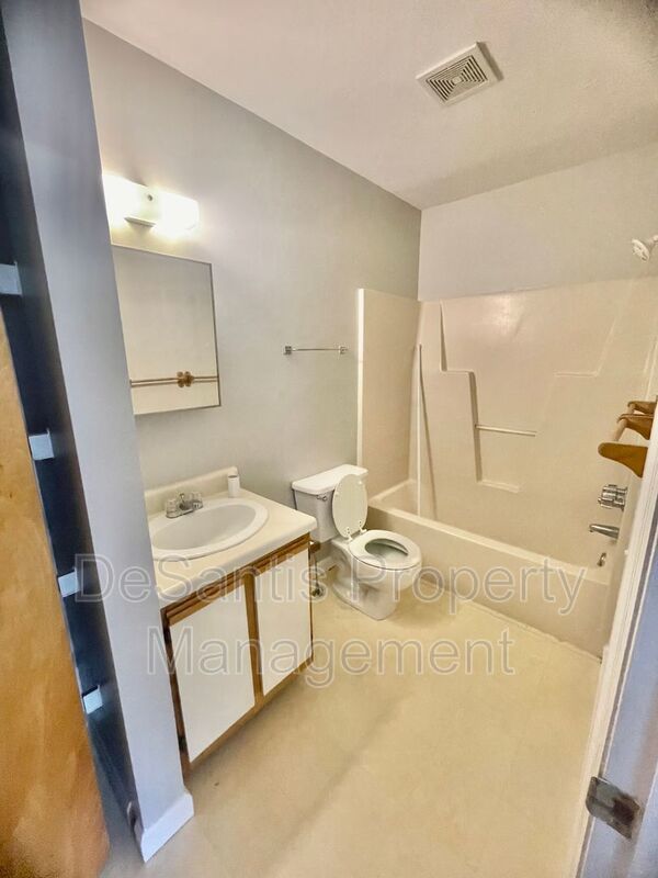 1 Bed 1 Bath- Coraopolis PA property image