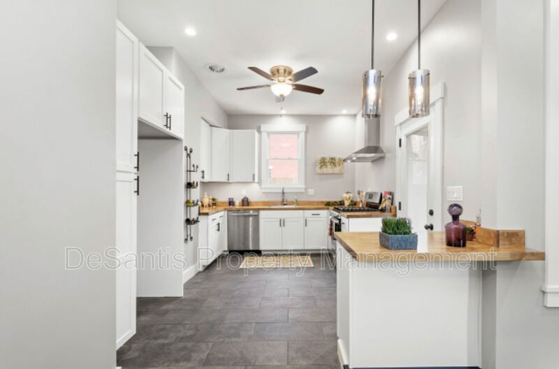 3 Bedroom 1.5 Bath - Pittsburgh property image