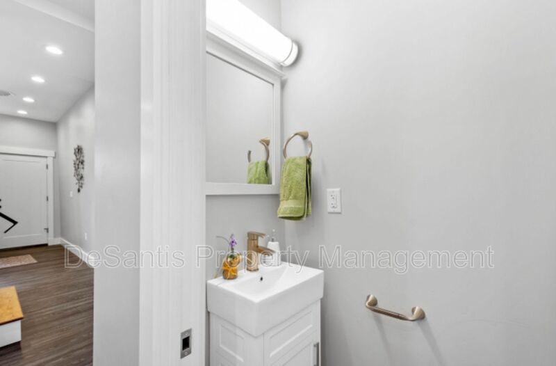 3 Bedroom 1.5 Bath - Pittsburgh property image