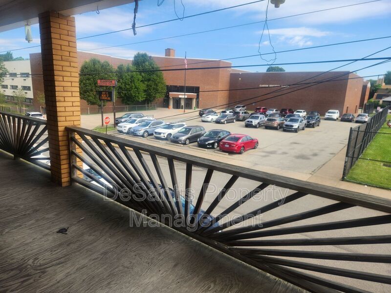 Expansive Upper Level One bedroom One bath Apartment Home - Washer/Dryer Hookups property image