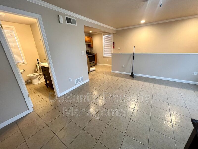 Charming Home - 2 Bed 1.5 Bath - Neville Island property image