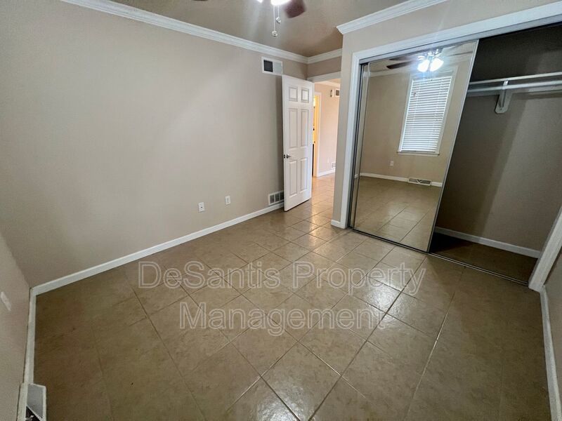 Charming Home - 2 Bed 1.5 Bath - Neville Island property image