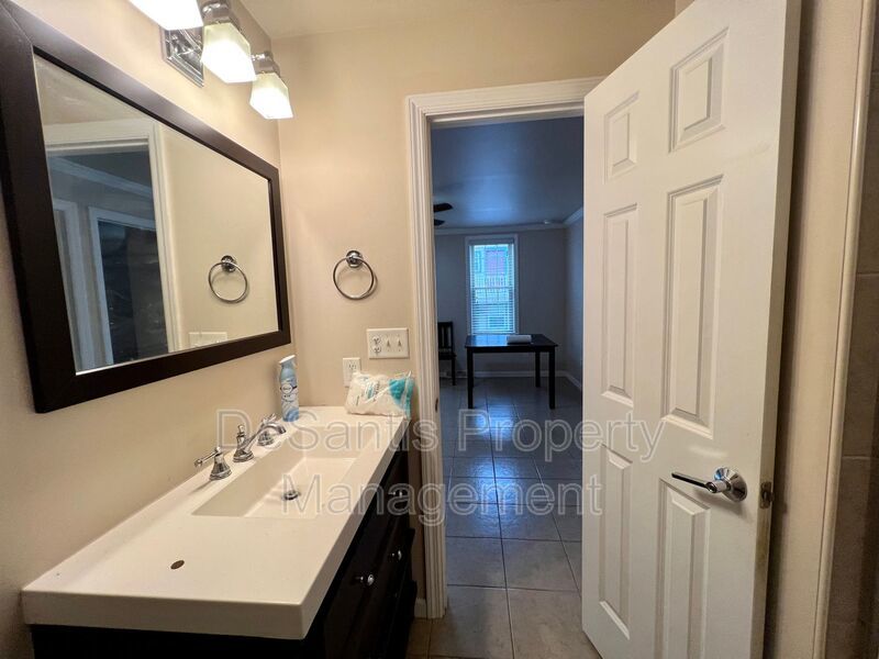 Charming Home - 2 Bed 1.5 Bath - Neville Island property image