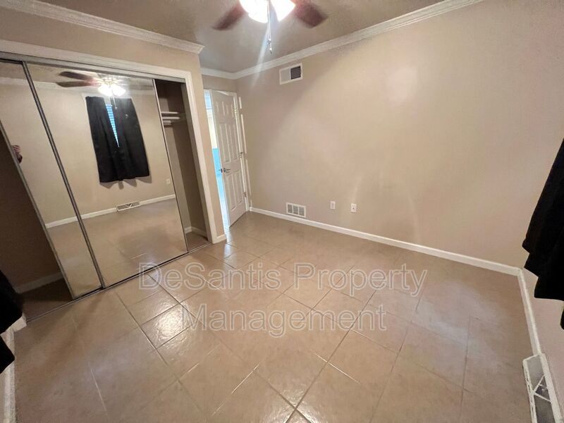 Charming Home - 2 Bed 1.5 Bath - Neville Island property image