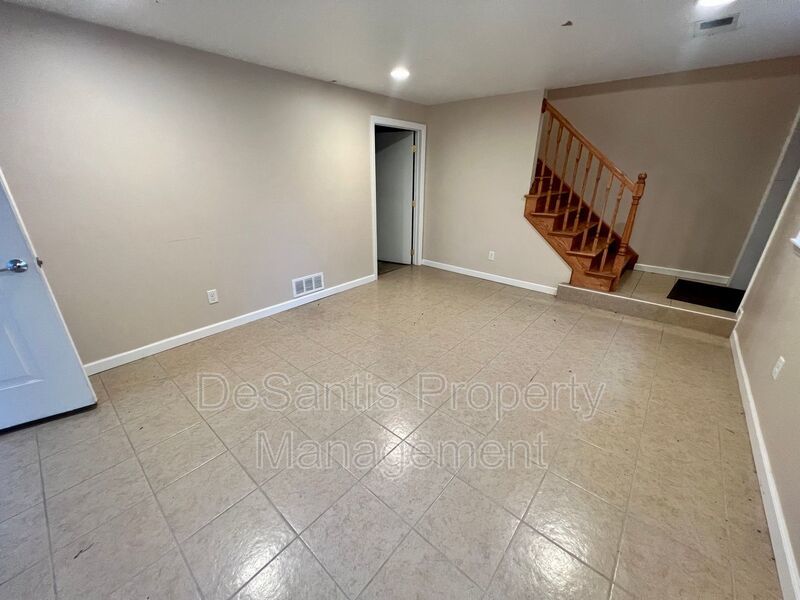 Charming Home - 2 Bed 1.5 Bath - Neville Island property image