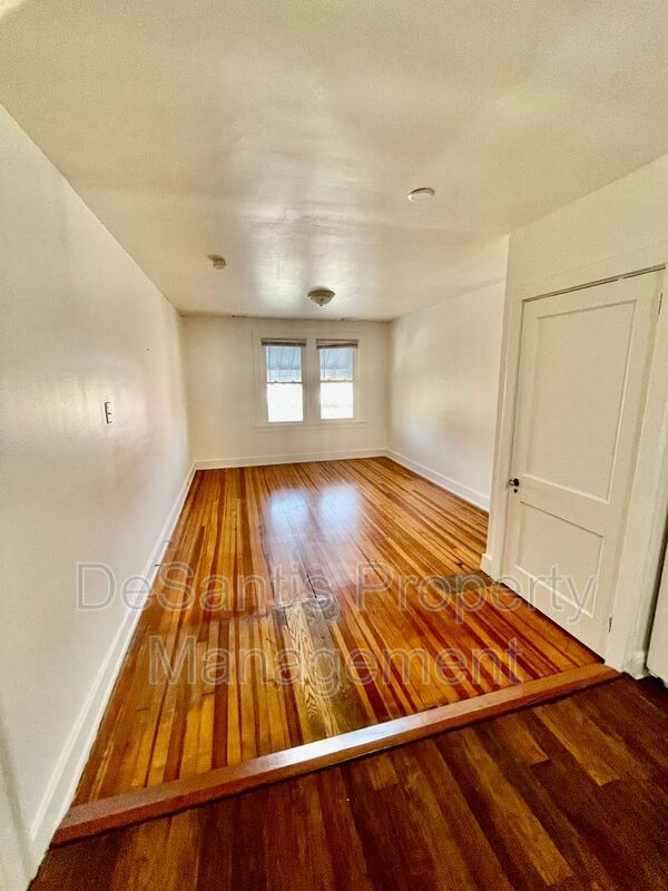 1 Bed 1 Bath Pittsburgh PA property image