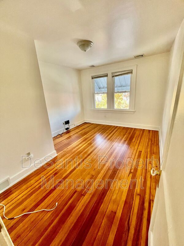 1 Bed 1 Bath Pittsburgh PA property image