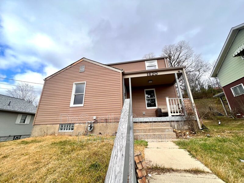 Aliquippa - Stunning 3 Bedroom 1 Bathroom Home property image
