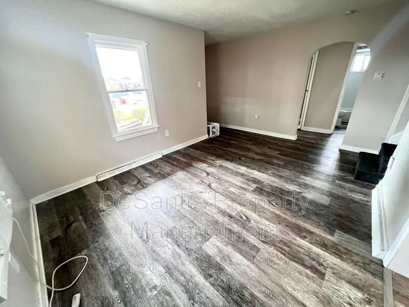Aliquippa - Stunning 3 Bedroom 1 Bathroom Home property image