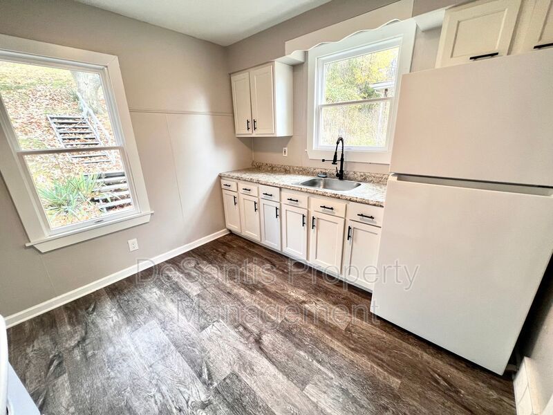 Aliquippa - Stunning 3 Bedroom 1 Bathroom Home property image