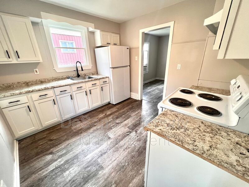 Aliquippa - Stunning 3 Bedroom 1 Bathroom Home property image